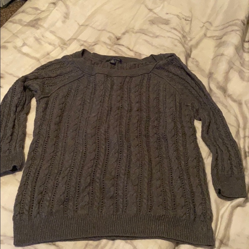 American Eagle 3/4 length sleeve sweater
